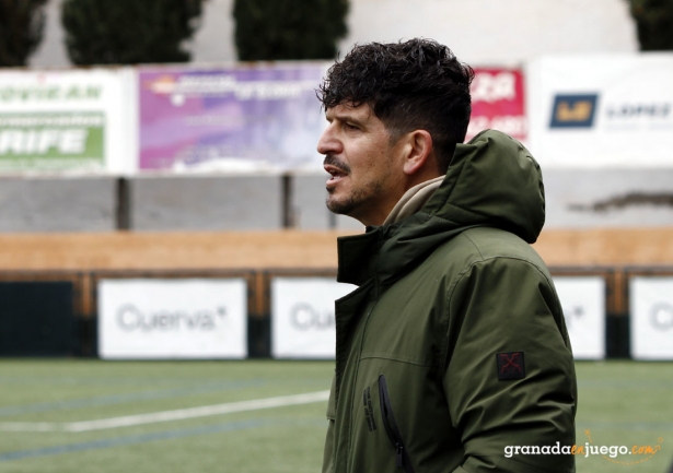 El entrenador del Churriana CF, Leví Cantero (J. PALMA)