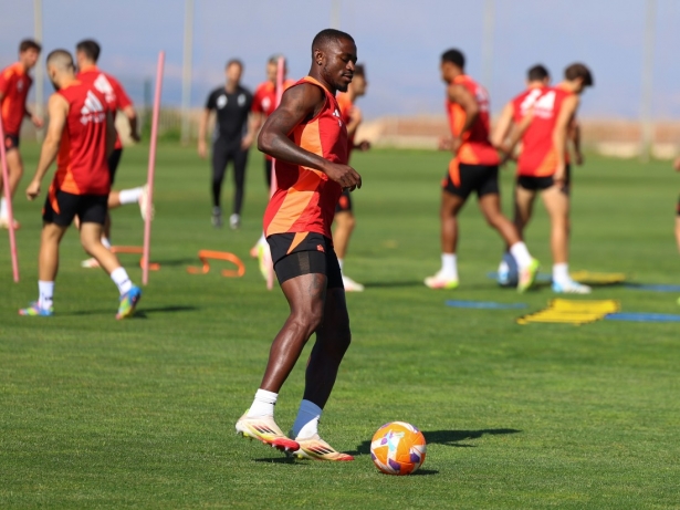 Hongla regresa al once (J. AZCOYTIA)