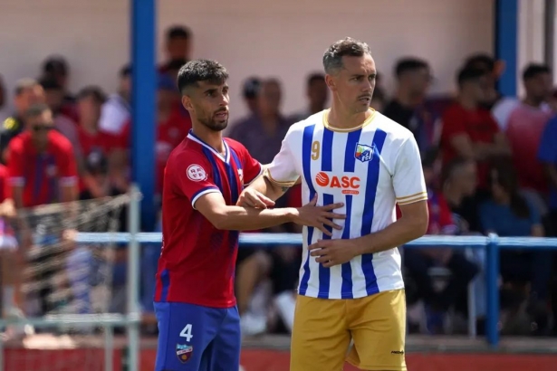 Antonio López durante la eliminatoria ante el Torre del Mar (CF MOTRIL)