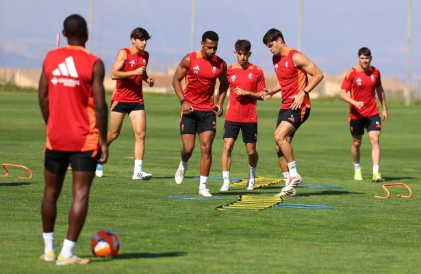 El equipo completará cinco sesiones de entrenamiento (J. AZCOYTIA)