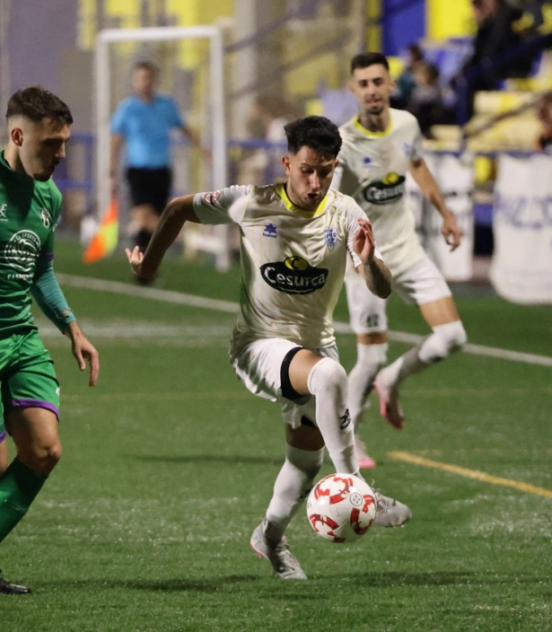 Nacho Carrique durante un partido con el Huétor Tajar (JOSÉ ANDRÉS FERNÁNDEZ)