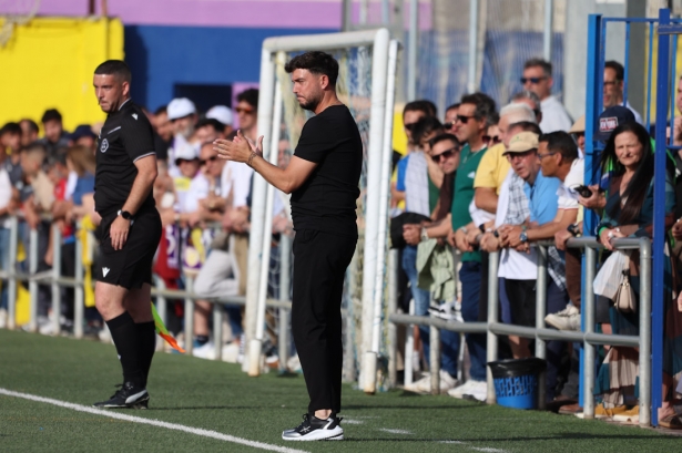 Julio Catalá durante el partido de ida ante el Real Jaén (JOSÉ ANDRÉS FERNÁNDEZ)