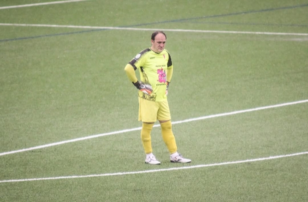 El cancerbero del Guadix CF, Álex Fernández (GUADIX CF)