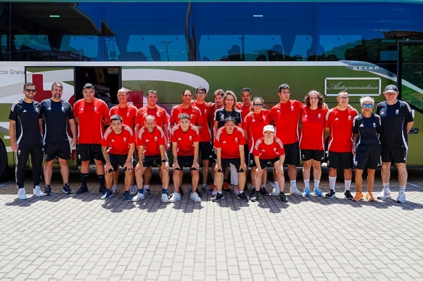 El equipo Genuine ha partido hacia tierras vascas (GRANADA CF)