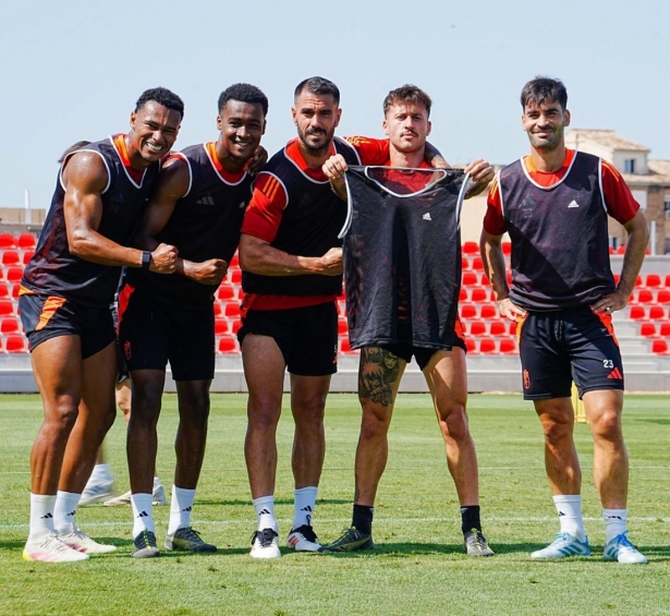 Ricard ha entrando en el once en lugar de Rubén Sánchez (GRANADA CF)