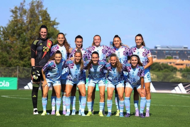 Las jugadores del Granada concluyen su cita con la Selección (GRANADA CF)