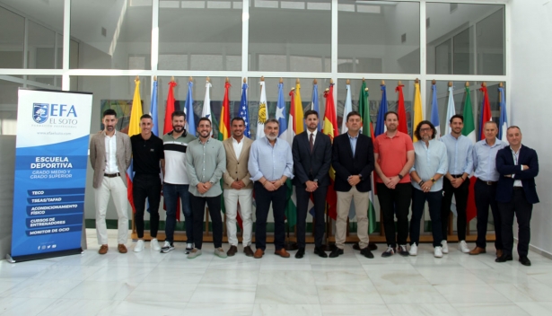 Foto de familia en la clausura del curso del Centro Acreditado de Estudios Deportivos (CAED) El Soto (J. PALMA)
