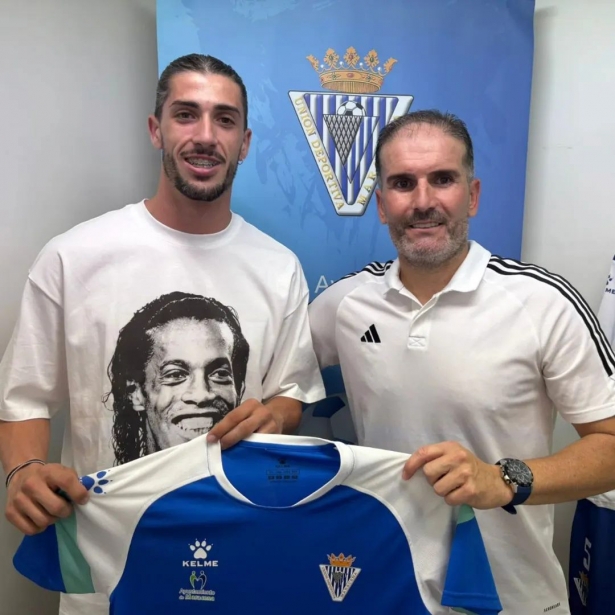 Presentación de Rubén Osuna como jugador de la UD Maracena (UD MARACENA)