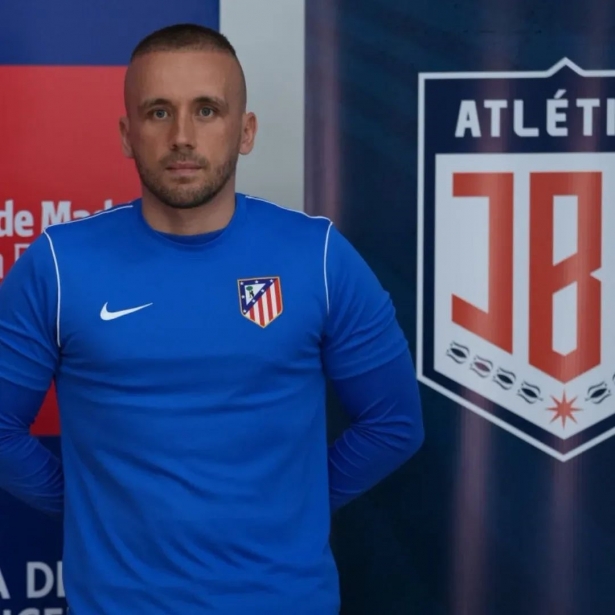 Kevin Vidaña con la camiseta de su nuevo equipo 