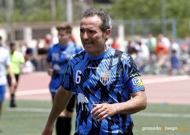 Praena cuelga las botas tras una vida dedicada al fútbol (GRJ)