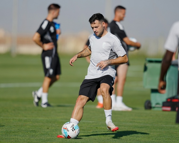 Arnáiz ya trabaja como rojiblanco (GRANADA CF)
