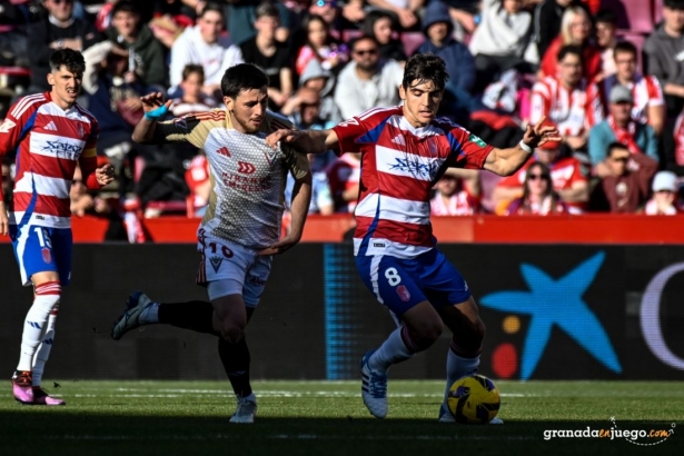 El Granada no pudo pasar del empate ante el Mirandés (JOSÉ M. BALDOMERO)