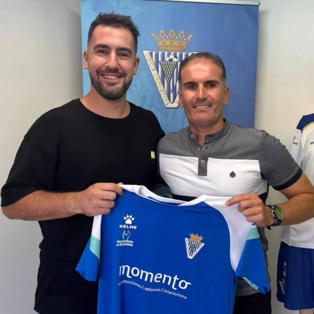 José Morcillo junto al presidente, Sergio Gómez (UD MARACENA)