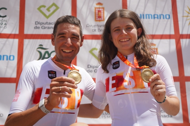 David Valero con su medalla de oro (FEC)