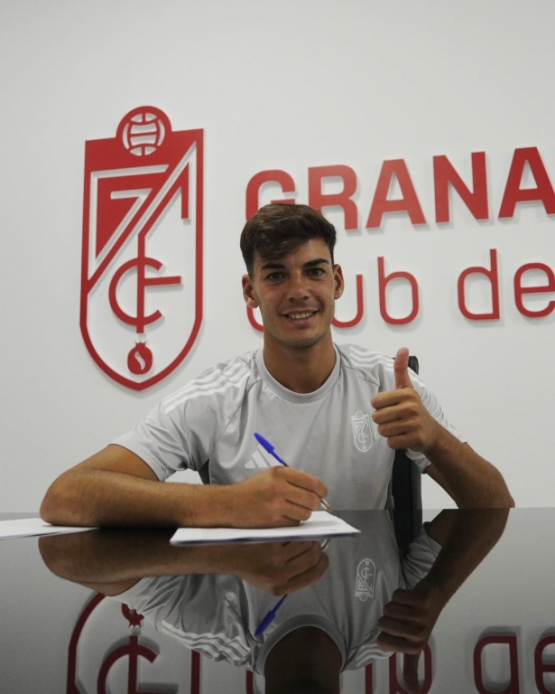 Santos refuerza la zaga del filial nazarí (GRANADA CF)