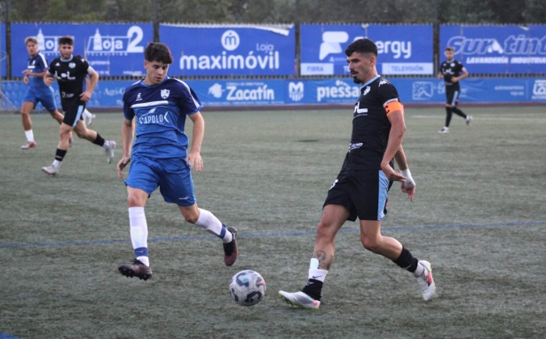 Una acción del partido entre Loja y Ciudad de Lucena (PACO CASTILLO)