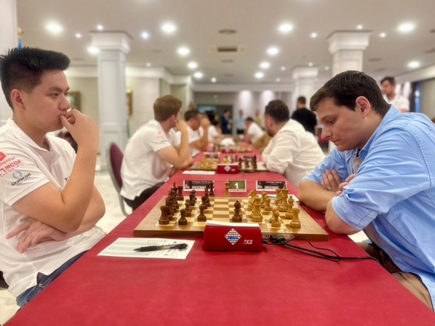 Van Nguyen ante el número 1 checo y 50 del mundo (PATRICIA CLAROS - FEDERACIÓN ESPAÑOLA DE AJEDREZ)