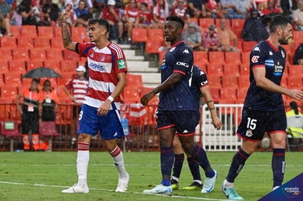 El Granada no pudo pasar del empate el pasado curso (JOSÉ M. BALDOMERO)