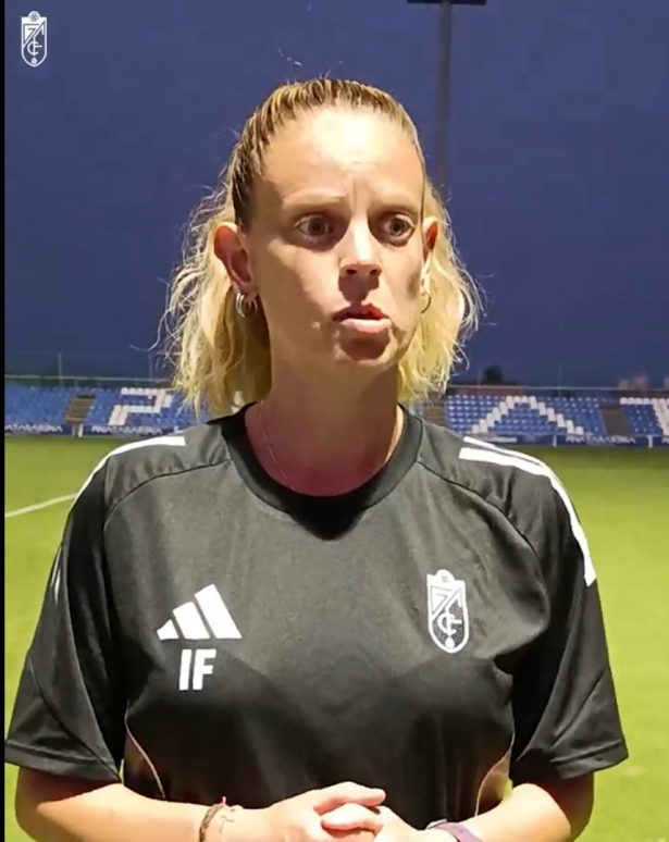 La entrenadora del Granada CF Femenino, Irene Ferreras (GCF)