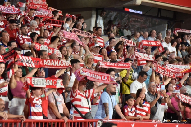 La afición del Granada alza la voz (J.M. BALDOMERO)