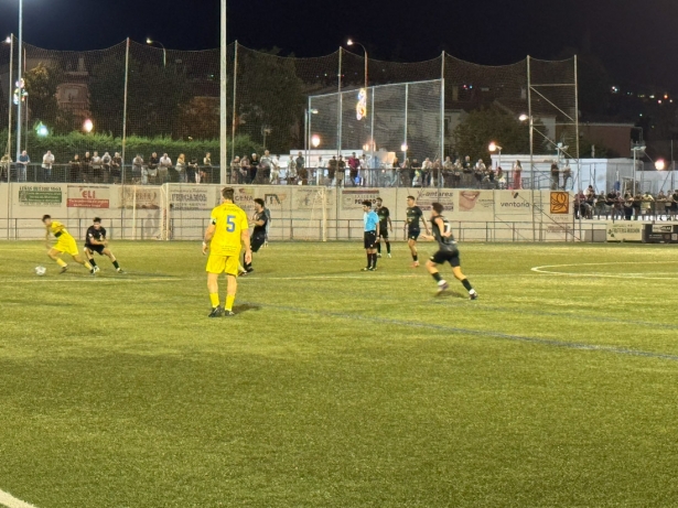 El partido de ida fue muy igualado (CD HUÉTOR VEGA)