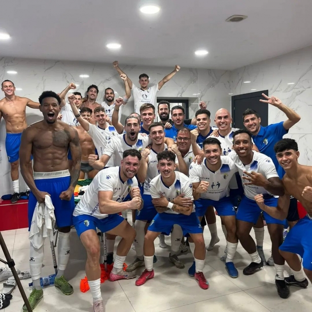 La UD Maracena celebra su pase a semifinales (IF MARACENA)
