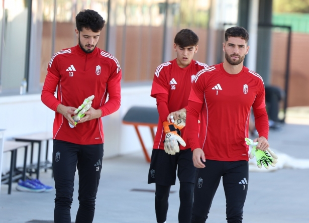 Luca y Astralaga pugnan por la titularidad en la portería (J. AZCOYTIA)