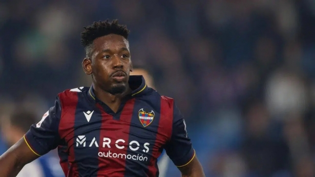 Bouldini durante su etapa en el Levante (GOL DIGITAL)