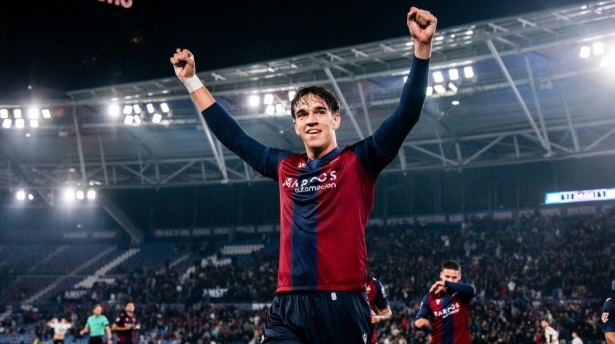 Espí podría aterrizar en Los Cármenes (LEVANTE UD)