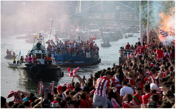 Copa del Rey fútbol 2024: La gabarra desbordó Bilbao, marcharon juntos al ayuntamiento para dar vida a unas imágenes históricas y memorables del fútbol Copa del Rey fútbol 2024: La gabarra desbordó Bilbao, marcharon juntos al ayuntamiento para dar vida a unas imágenes históricas y memorables del fútbol