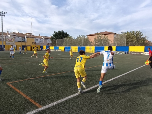 CD Huétor Tájar y Bollullos igualaron en el `Miguel Moranto` (RFAF)