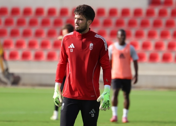 Astralaga volverá a Granada para luchar por la titularidad (J. AZCOYTIA)