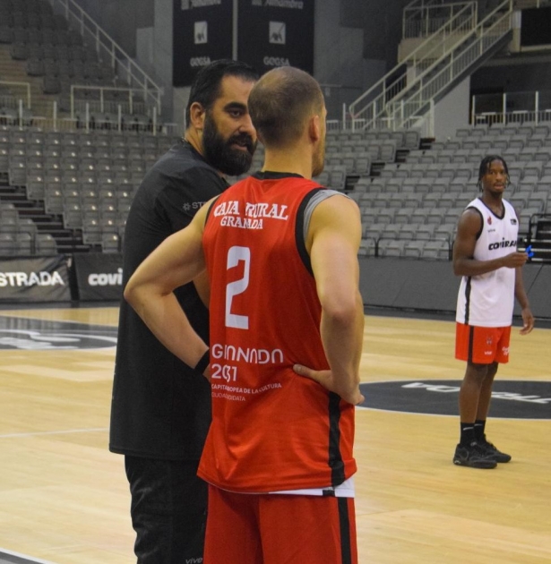 Ramón Díaz está satisfecho con la actitud de su equipo (COVIRAN GRANADA)