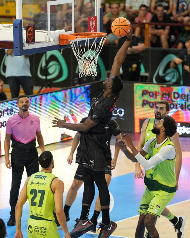 Olumuyiwa anota en la zona (FAB)