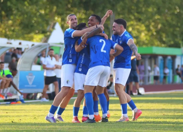 La UD Maracena celebra uno de los goles de Falín (IVÁN MÁRQUEZ/UD MARACENA)