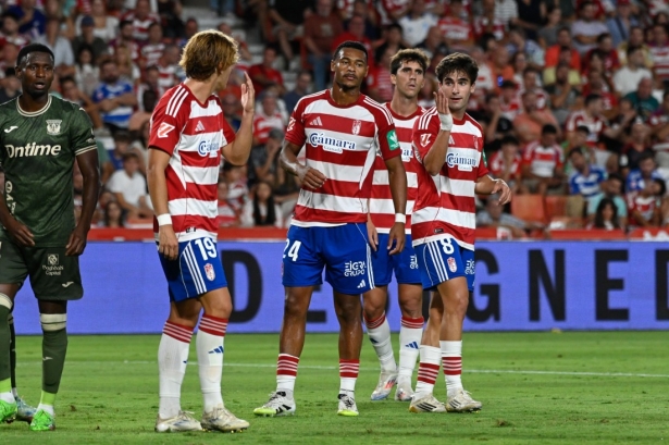 El Granada no logra reaccionar (J.M. BALDOMERO)