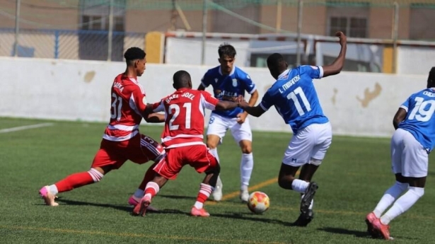 Al Recre le está costando arrancar (GRANADA CF)