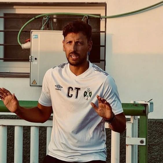 El entrenador del FC Gabias, Javier Urbano 