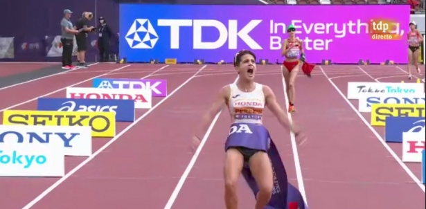 María Pérez entrando en meta (TELEDEPORTE)