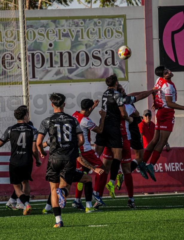 El Churriana se llevó el triunfo del campo del Torreperogil (CHURRIANA CF)
