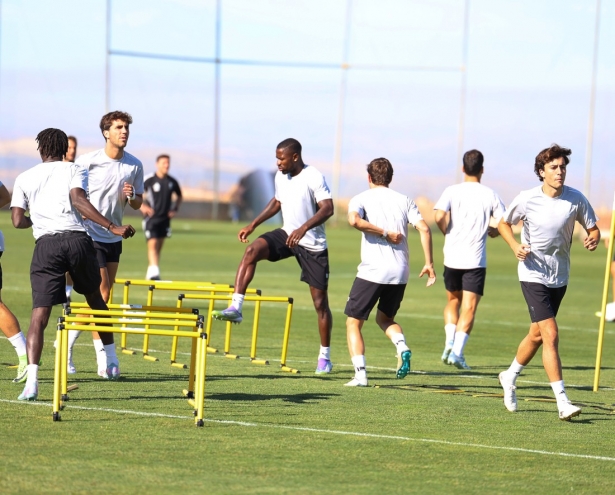 El equipo comienza a preparar el partido contra el Huesca (J. AZCOYTIA)