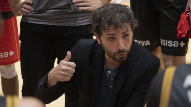 Samu Gónez será el encargado de dirigir al conjunto rojinegro (COVIRAN GRANADA)