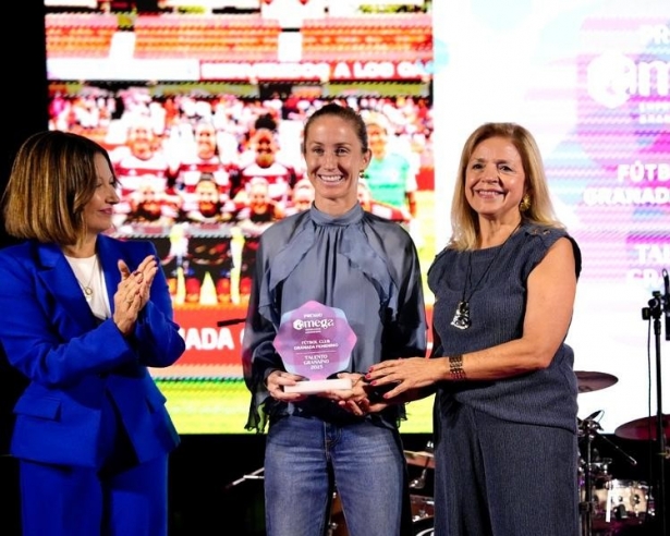 Reconocimiento a la labor del Granada femenino (GRANADA CF)