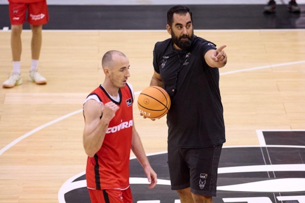 Ramón Díaz se estrena este domingo en competición oficial en el Palacio (COVIRAN GRANADA)