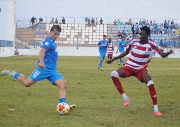 El CF Motril fue superior al Recreativo Granada (SEMANARIO MUCHO DEPORTE
