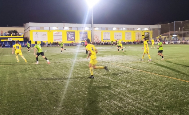 El CD Huétor Vega se llevó el derbi 
