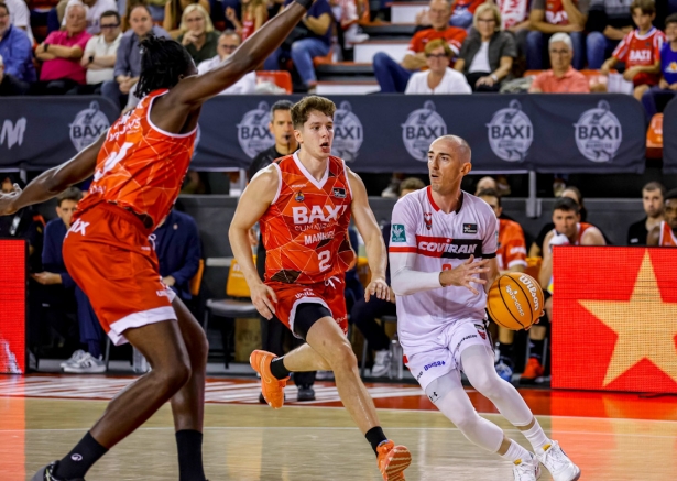 Rousselle penetra a canasta (ACB PHOTO/ JOAQUIM ALBERCH)