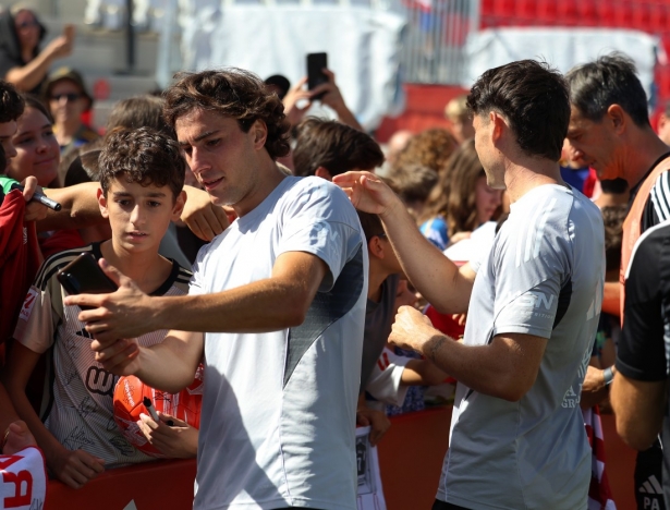 Los aficionados han podido ver de cerca a los jugadores (J. AZCOYTIA)