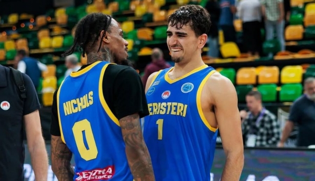 Cárdenas está destacando en Grecia (GIGANTES DEL BASKET)