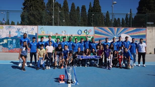 Visita de la UD Maracena al CEIP Emilio Carmona (AYTO. MARACENA)